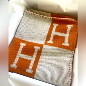 Hermes Avalon Blanket